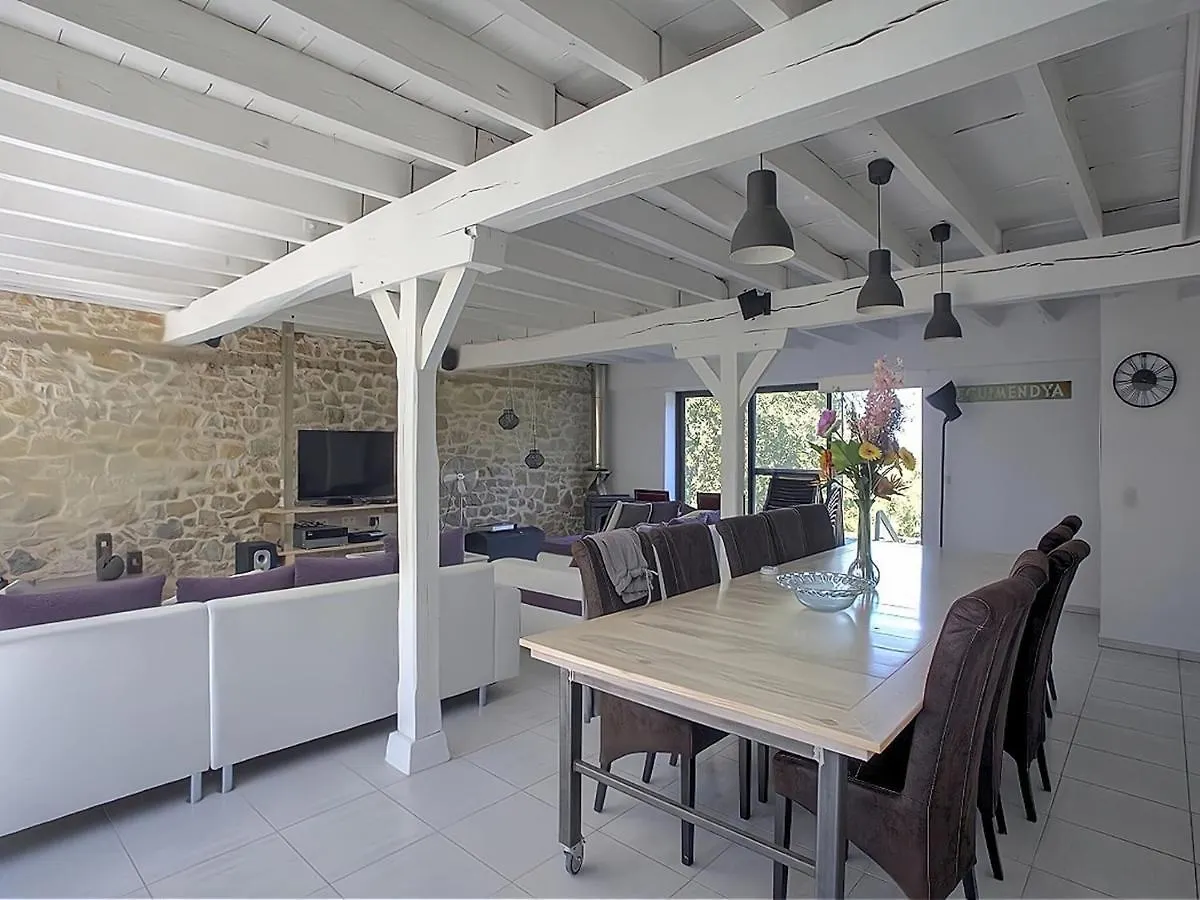 Comfortable Vacation Home In Gourdon 0*, Gourdon-en-quercy