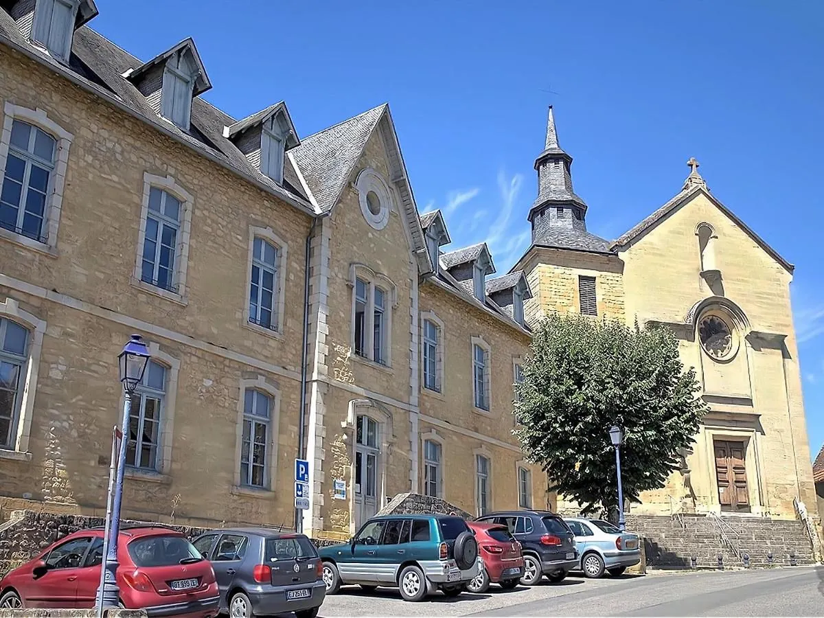 Comfortable Vacation Home In Gourdon 0*, Gourdon-en-quercy Frankrig